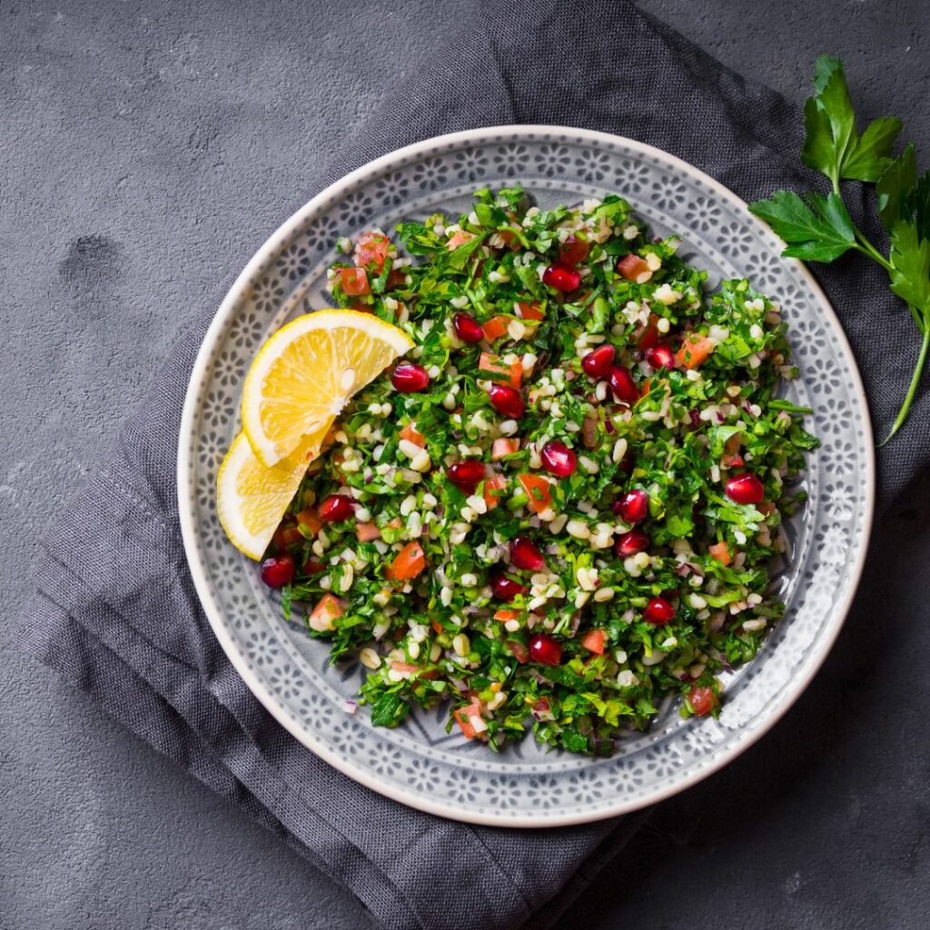 Tabouleh ist ein Petersiliensalat aus Palästina mit vielen Nährstoffen.